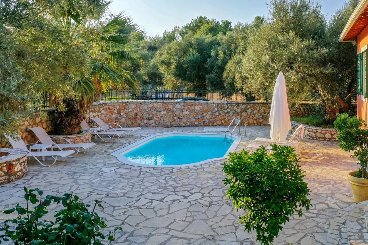Elite Escape Villa Tsoukaladhes Bagian luar foto