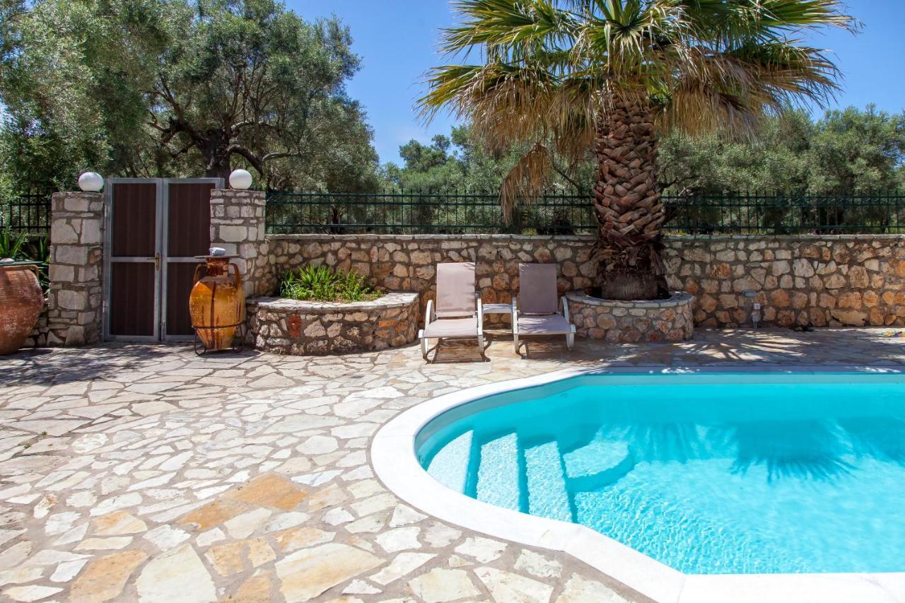 Elite Escape Villa Tsoukaladhes Bagian luar foto
