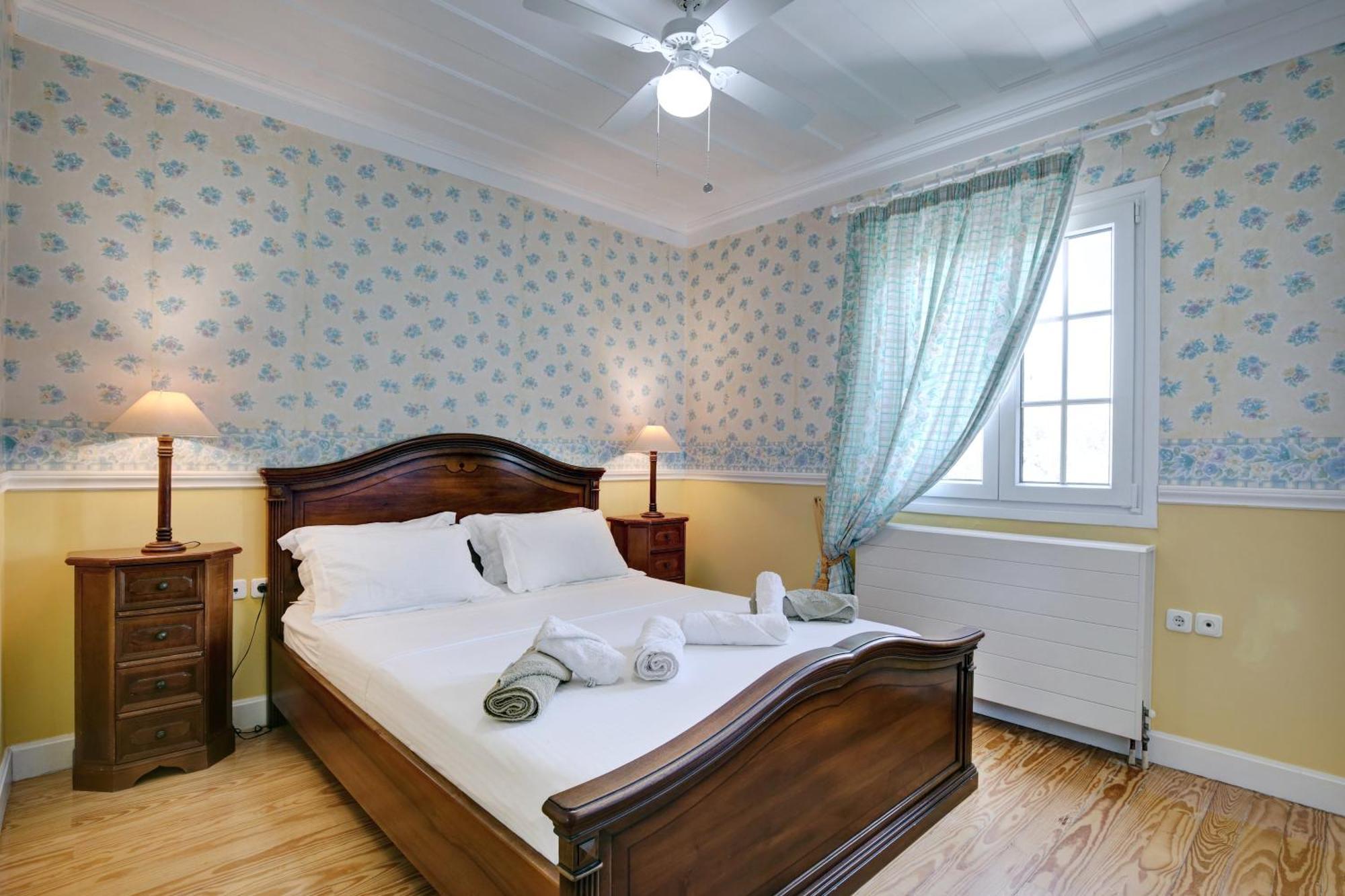Elite Escape Villa Tsoukaladhes Bagian luar foto
